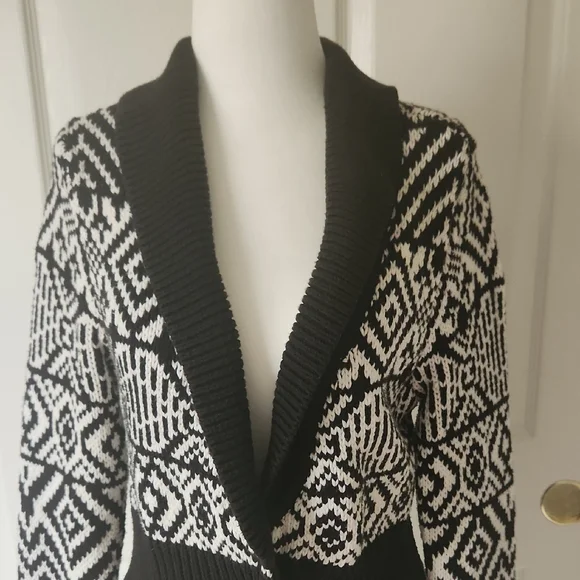 White House Black Market Black/White Geometric Button Front Cardigan Size S - Picture 2 of 14